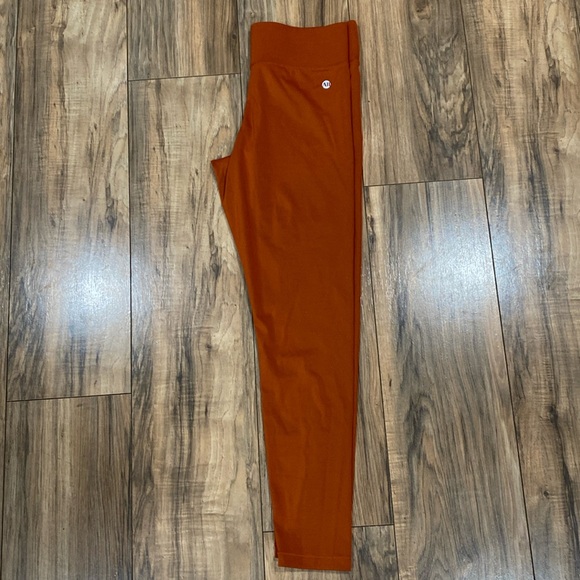 All access leggings, size medium Burnt orange color gently used ￼ - Picture 4 of 4